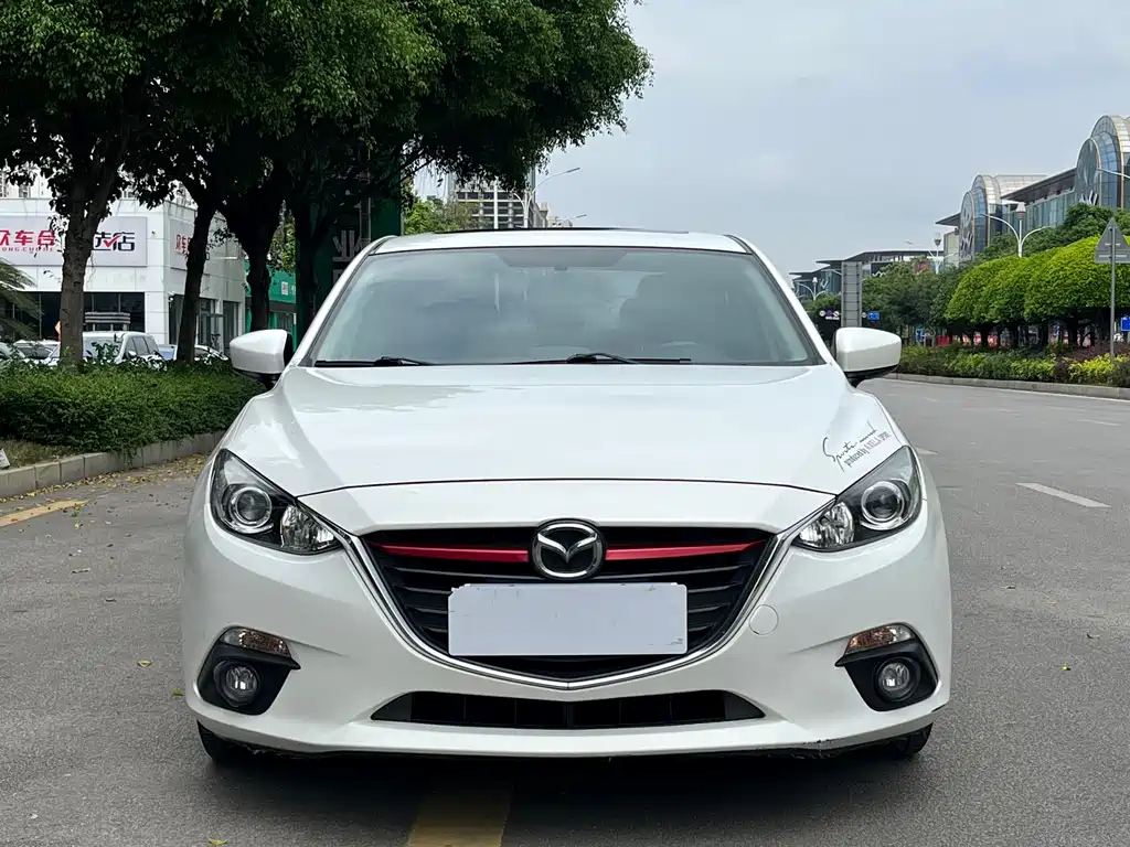 Mazda Mazda 3 Axela 2016 Sedan 1.5L Automatic Luxury Edition 2015 - thumbnail 2