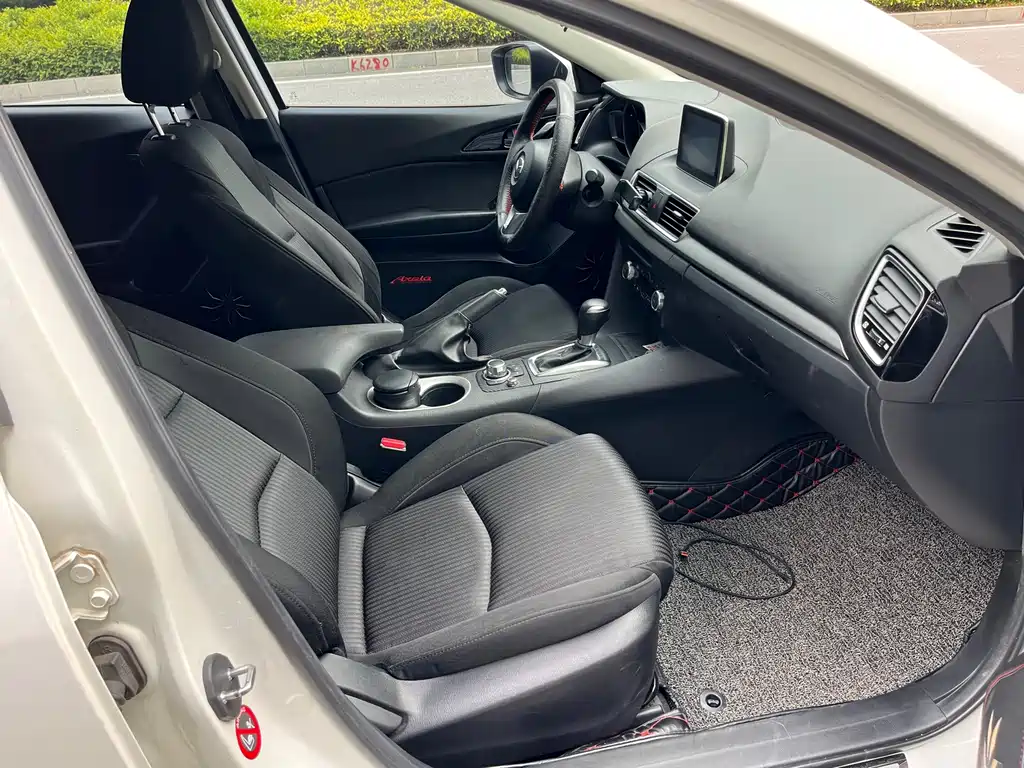 Mazda Mazda 3 Axela 2016 Sedan 1.5L Automatic Luxury Edition 2015 - thumbnail 11