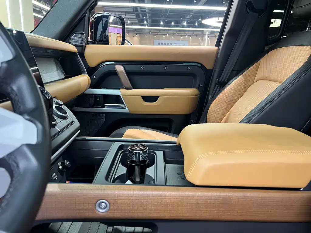 Land Rover Land Rover Defender 2023 Model Year Facelift 110 3.0T P400 X-DYNAMIC HSE 2023 - thumbnail 8