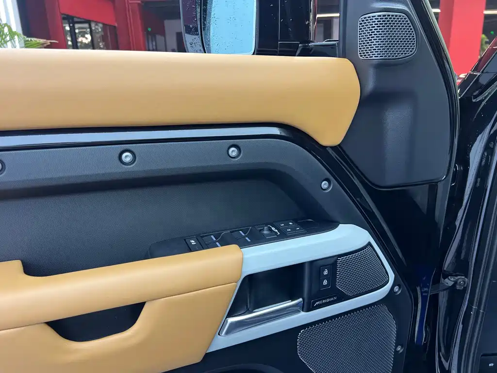 Land Rover Land Rover Defender 2023 Model Year Facelift 110 3.0T P400 X-DYNAMIC HSE 2023 - thumbnail 9