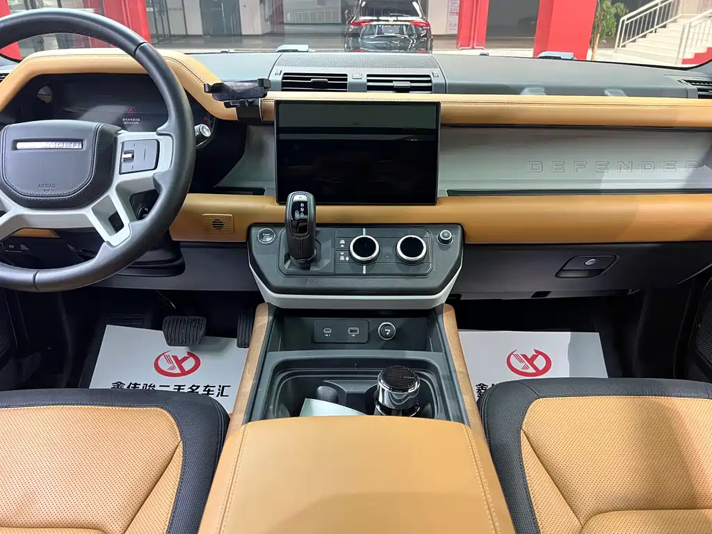 Land Rover Land Rover Defender 2023 Model Year Facelift 110 3.0T P400 X-DYNAMIC HSE 2023 - thumbnail 11