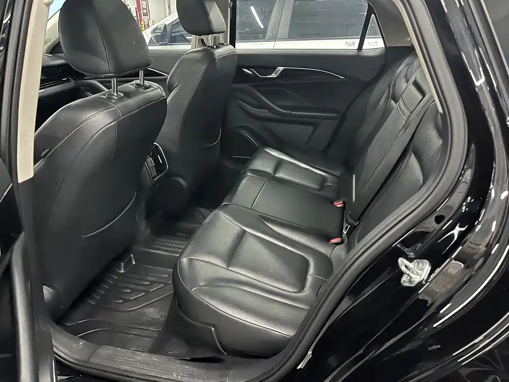Bestune Bestune B70 2023 Model 3rd Generation 1.5T Automatic Comfort Edition 2023 - thumbnail 5