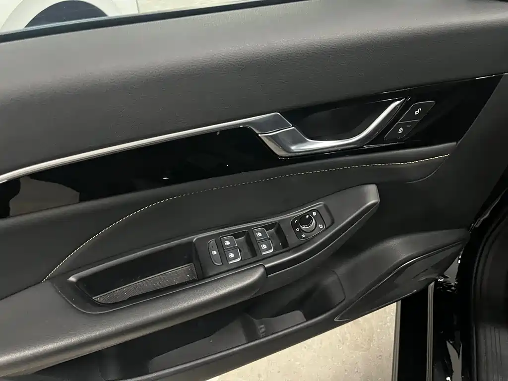 Bestune Bestune B70 2023 Model 3rd Generation 1.5T Automatic Comfort Edition 2023 - thumbnail 9