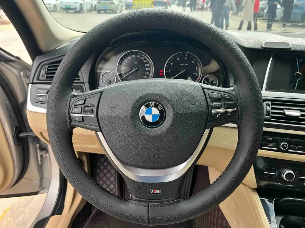 BMW BMW 5 Series 2014 520Li Elegant 2014 - thumbnail 6
