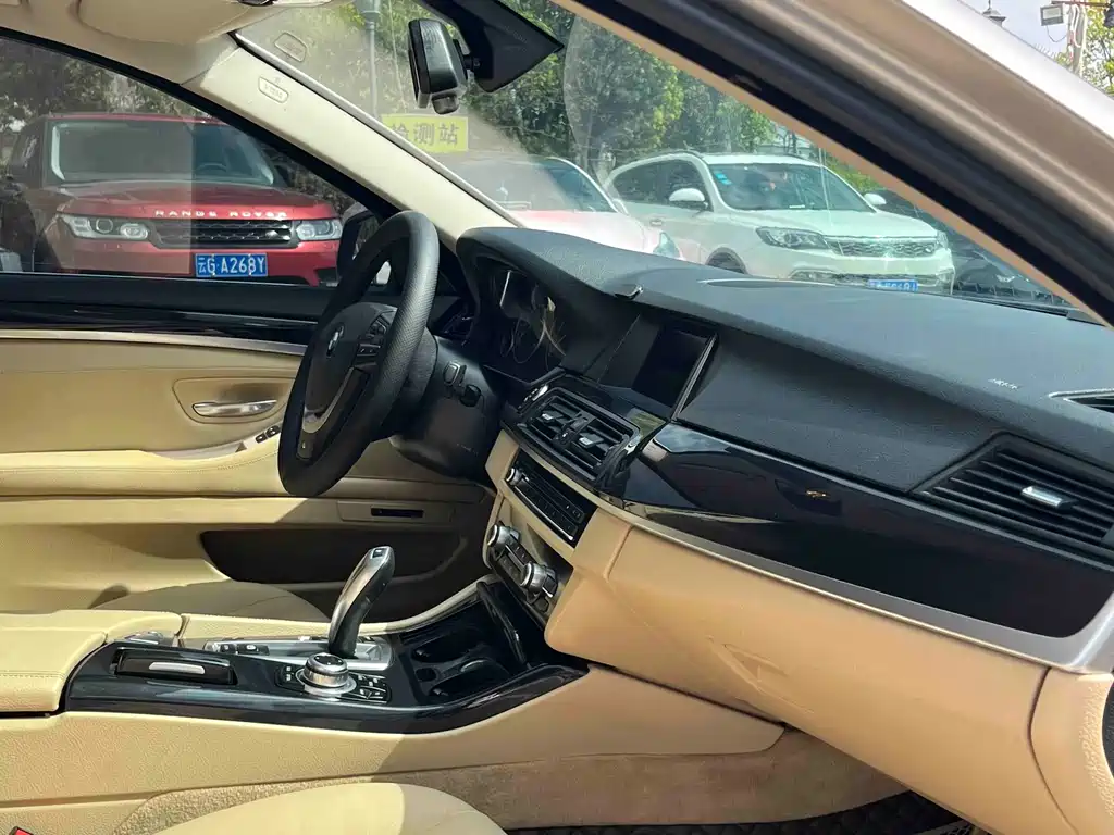 BMW BMW 5 Series 2014 520Li Elegant 2014 - thumbnail 11