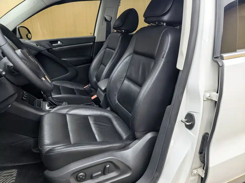 Volkswagen Tiguan 2013 1.8TSI Automatic AWD Luxury Edition 2014 - thumbnail 4