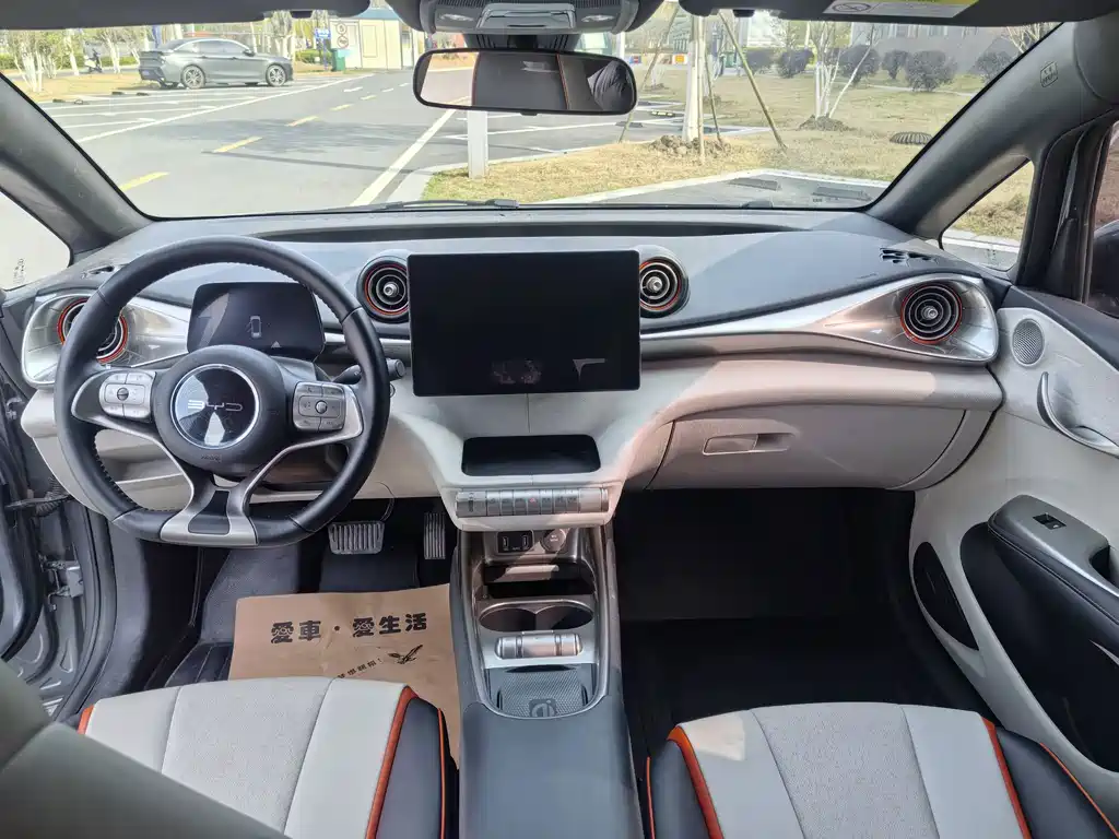 BYD Dolphin 2021 Model 405km Fashion Edition 2023 - thumbnail 4
