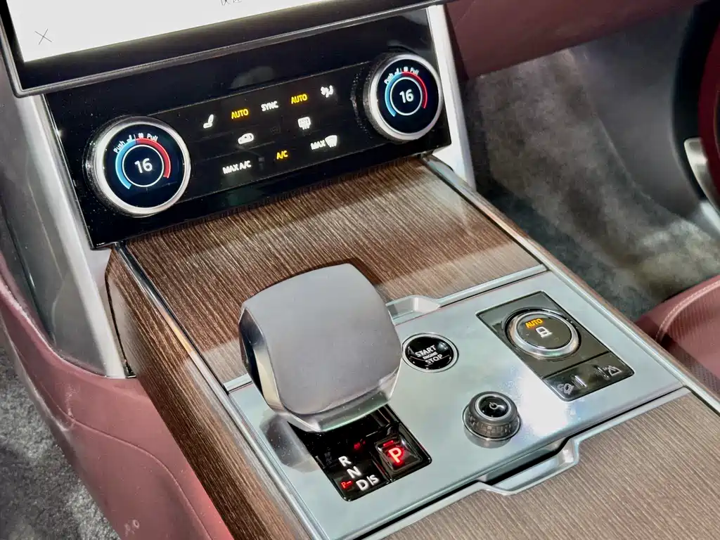 Land Rover Range Rover 2023 3.0 L6 400PS Autobiography Long Wheelbase 2023 - thumbnail 9
