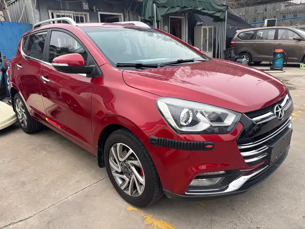 Jianghuai Automotive Group Rui Feng S2 2015 1.5L CVT Luxury Intelligent Edition 2016 - thumbnail 3