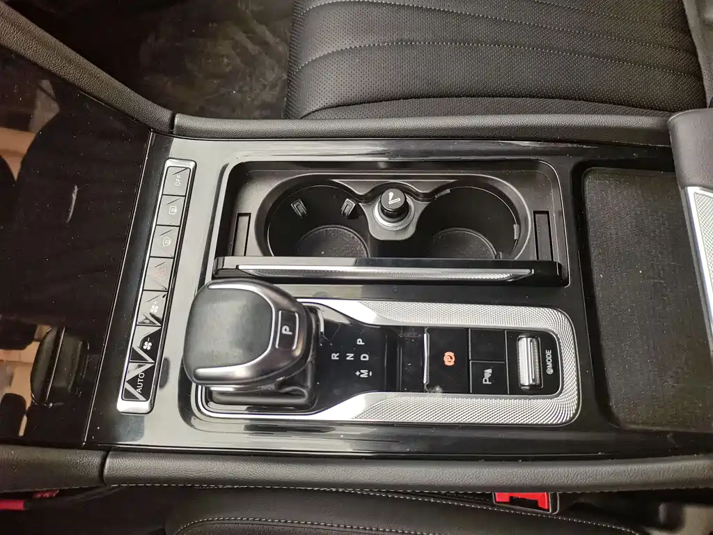 Hongqi Hongqi H5 2023 2.0T Automatic Intelligent Connectivity Flag Enjoyment Edition 2023 - thumbnail 6