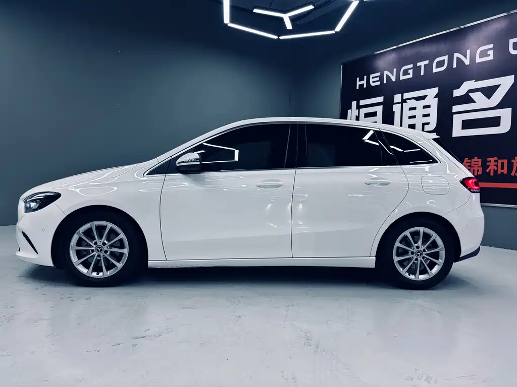 Mercedes-Benz Mercedes-Benz B-Class 2022 Facelift B 200 Style Edition 2022 - thumbnail 2