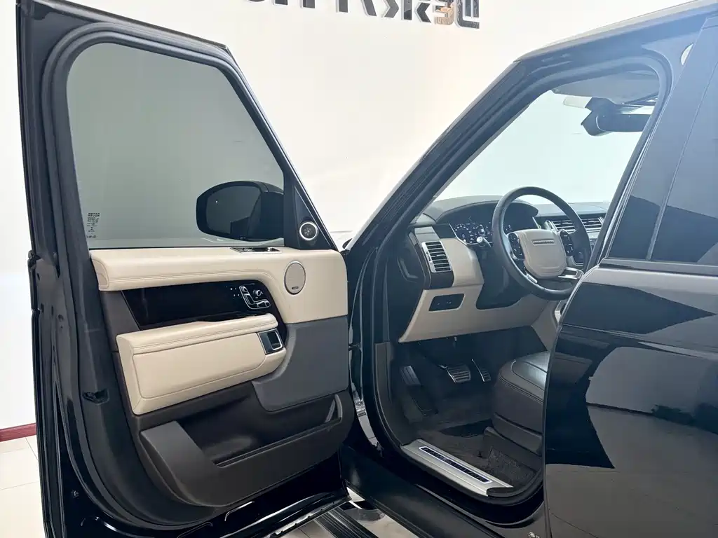 Land Rover Range Rover 2022 3.0 L6 400PS Autobiography Long Wheelbase Classic Edition 2022 - thumbnail 17
