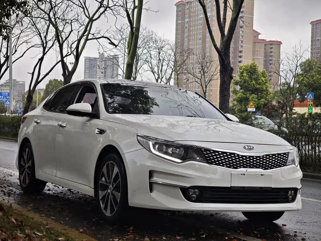 Kia Kia K5 2017 2.0L Automatic 15th Anniversary Special Edition LUX 2018 - thumbnail 3