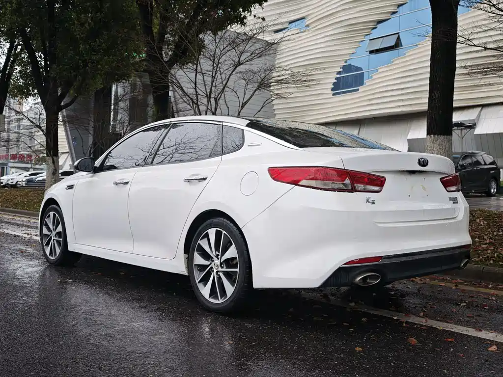 Kia Kia K5 2017 2.0L Automatic 15th Anniversary Special Edition LUX 2018 - thumbnail 7