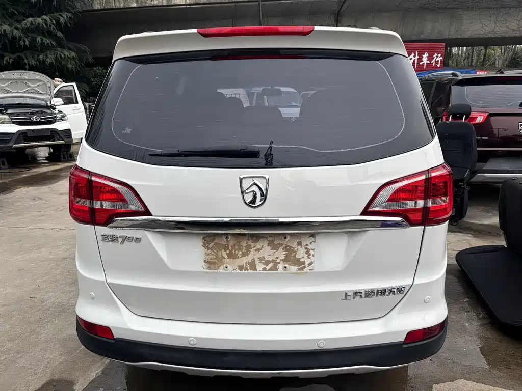 Baojun Baojun 730 2016 1.5L Manual Comfort 7-seater China V 2017 - thumbnail 5