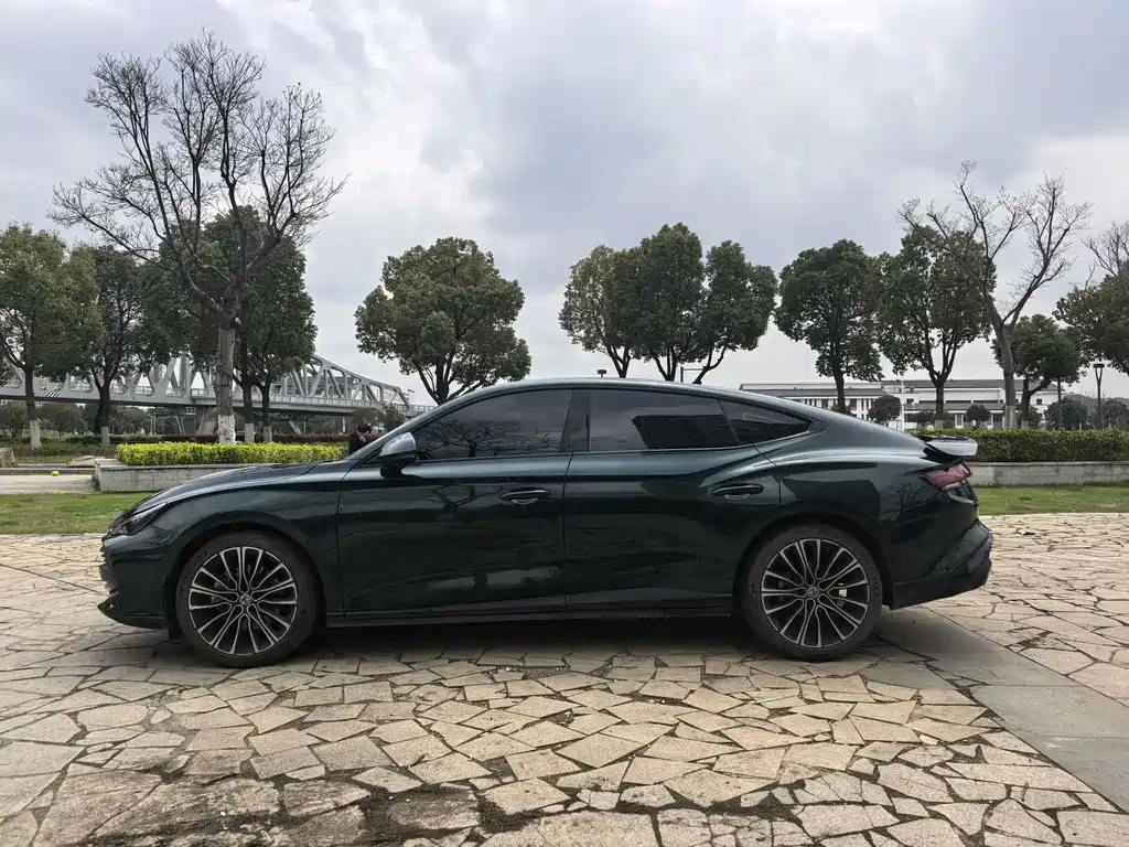 MG MG7 2023 2.0T Automatic Luxury Edition 2024 - thumbnail 4