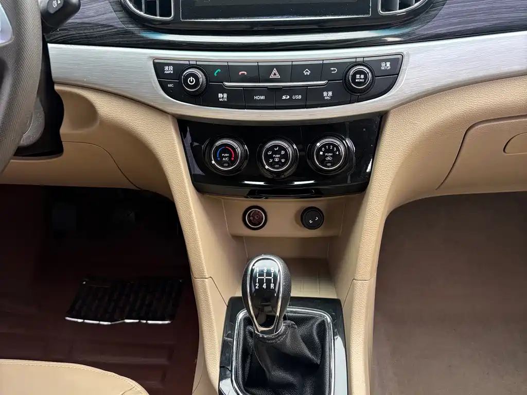 Baojun Baojun 730 2016 1.5L Manual Comfort 7-seater China V 2017 - thumbnail 11