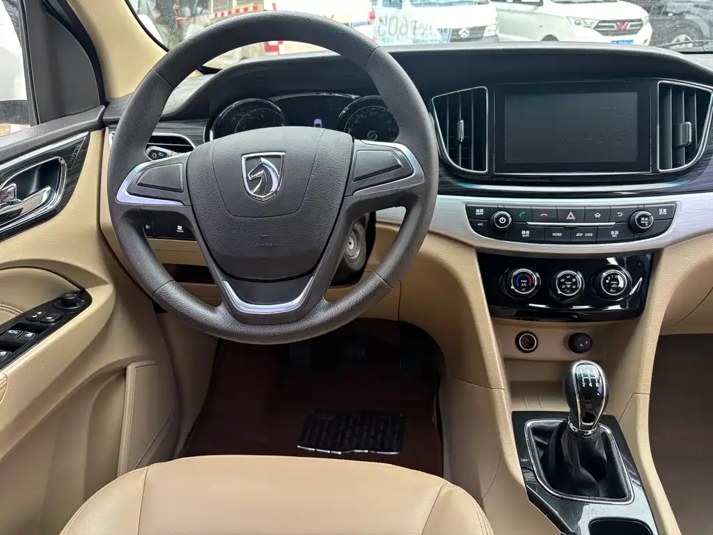 Baojun Baojun 730 2016 1.5L Manual Comfort 7-seater China V 2017 - thumbnail 12