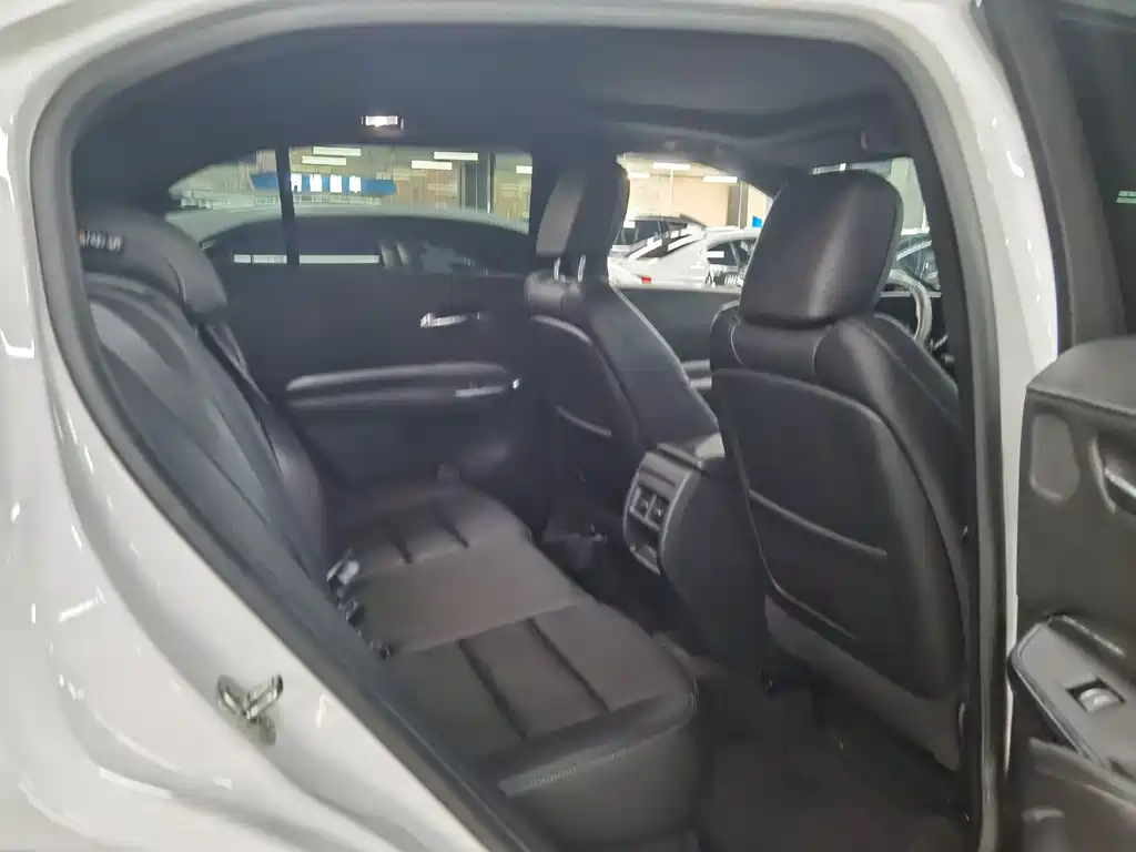Cadillac Cadillac XT4 2024 28T FWD Luxury 2025 - thumbnail 9