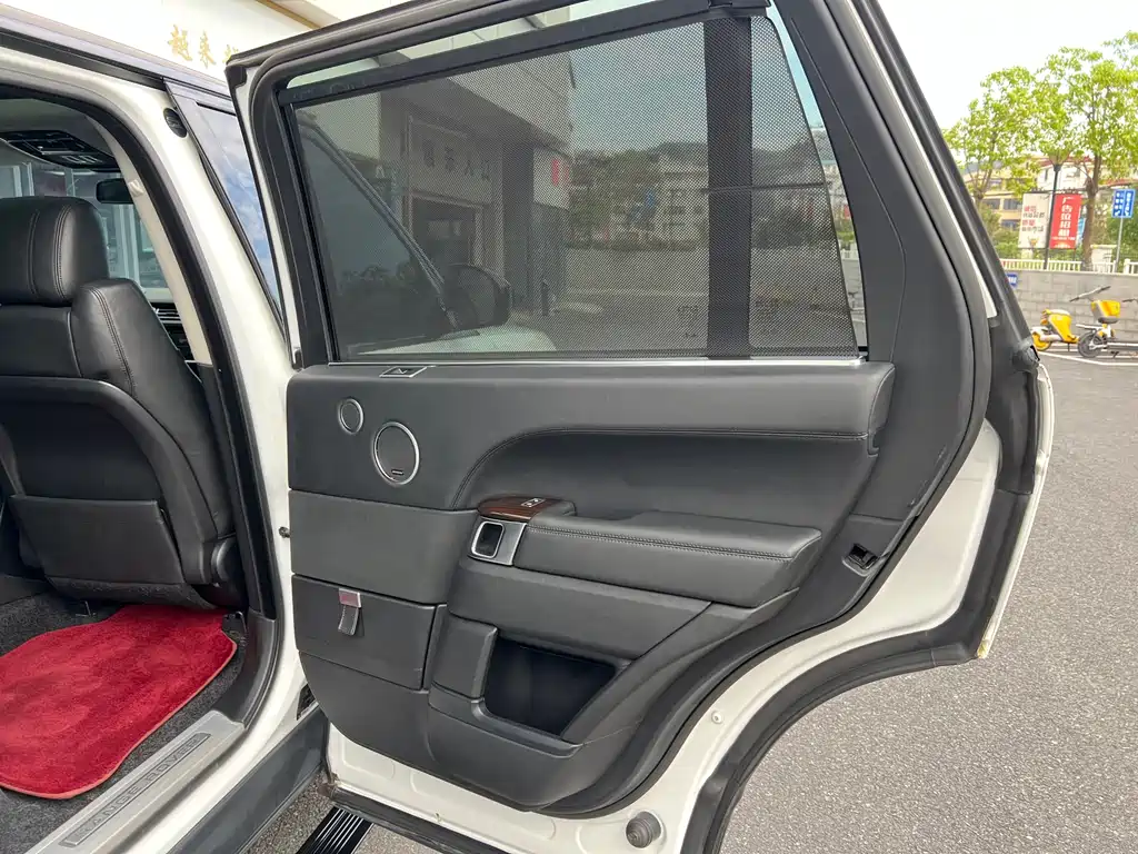 Land Rover Range Rover 2016 3.0 SC V6 Vogue Long Wheelbase 2016 - thumbnail 13