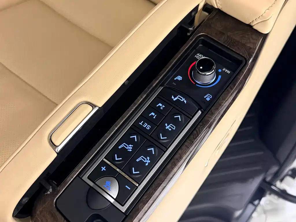 Toyota Alphard 2019 Model Hybrid 2.5L HV Luxury Version 2020 - thumbnail 25