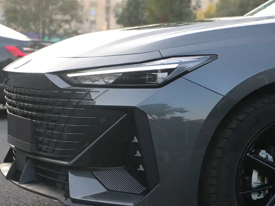 Changan Changan UNI-V 2025 1.5T 500Bar High Energy Edition 2025 - thumbnail 4