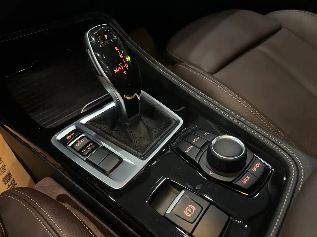 BMW BMW 1 Series 2020 120i M Sport Package 2020 - thumbnail 16