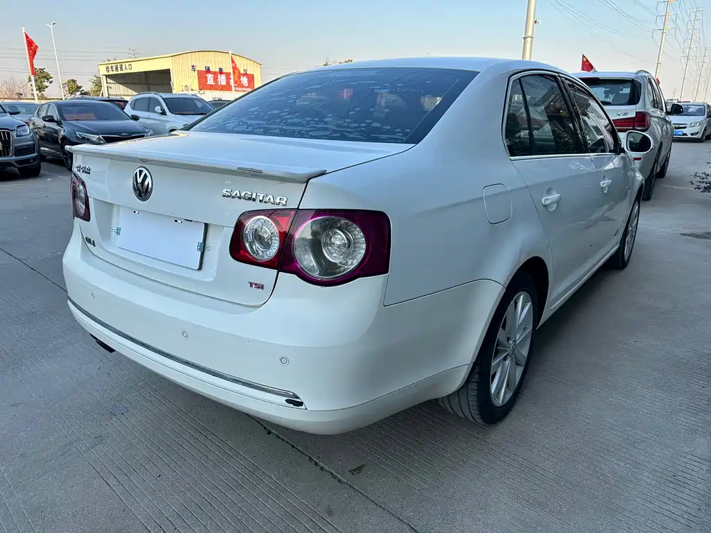 Volkswagen Volkswagen Sagitar 2011 1.8TSI Automatic Championship Edition 2011 - thumbnail 4