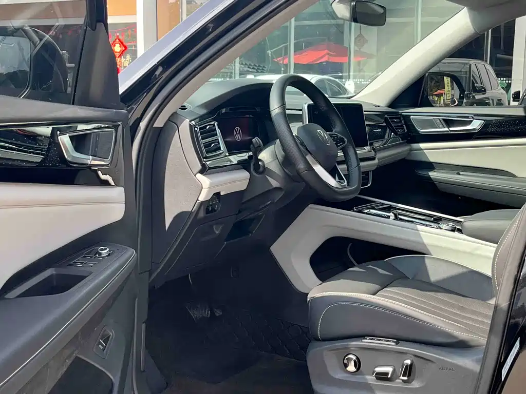 Volkswagen Teramont 2022 380TSI 4Motion Premium Luxury Edition 2023 - thumbnail 6