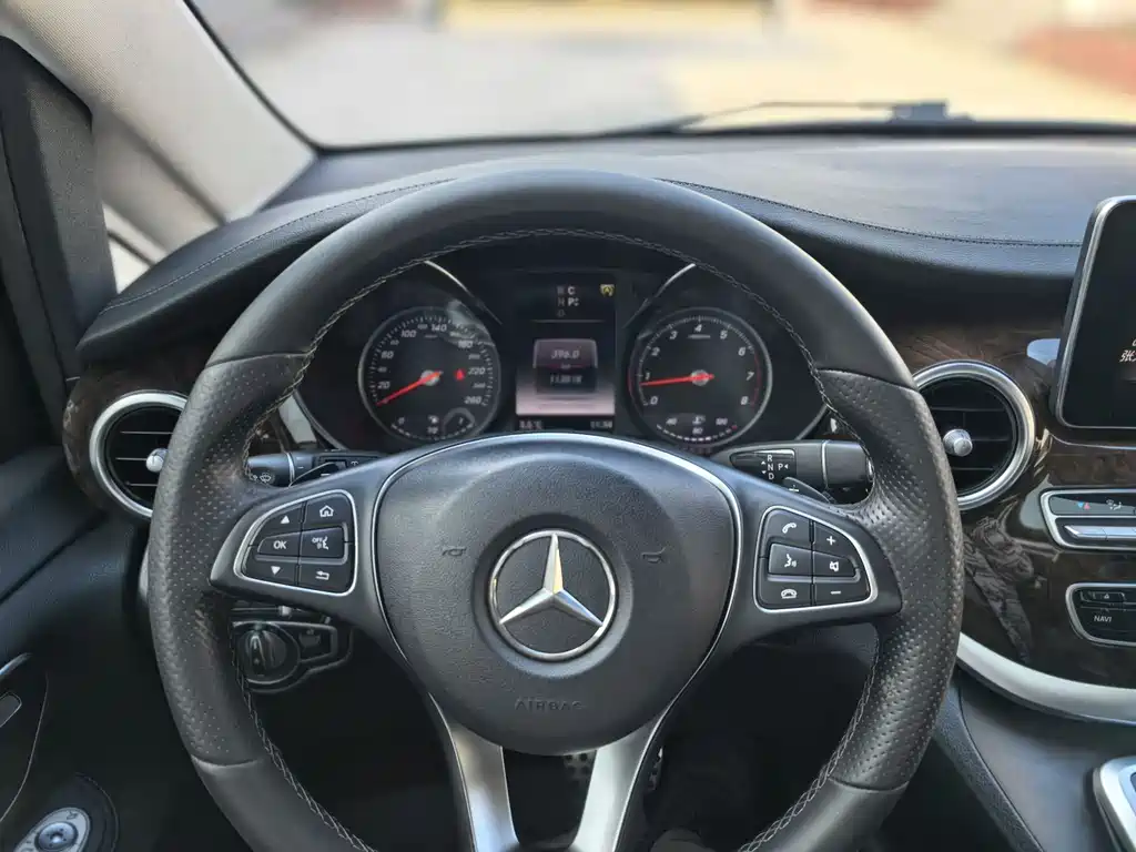 Mercedes-Benz Mercedes-Benz V-Class 2018 V 260 Exclusive Edition Euro V 2019 - thumbnail 10