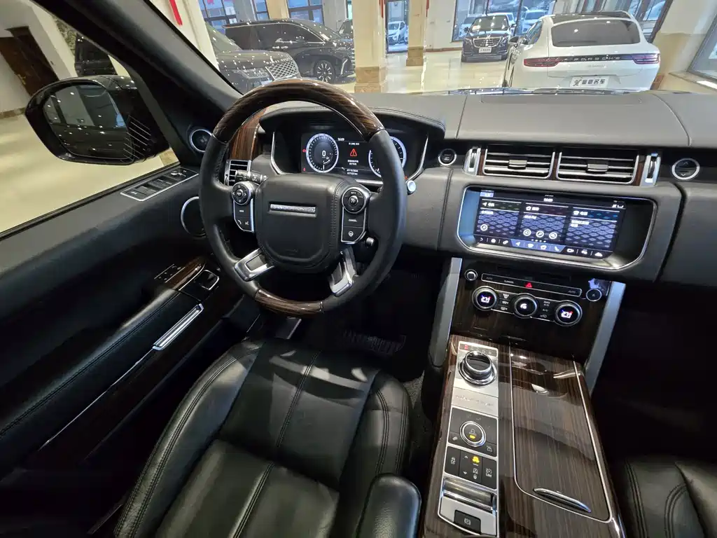 Land Rover Range Rover 2017 3.0 SC V6 Vogue 2018 - thumbnail 17