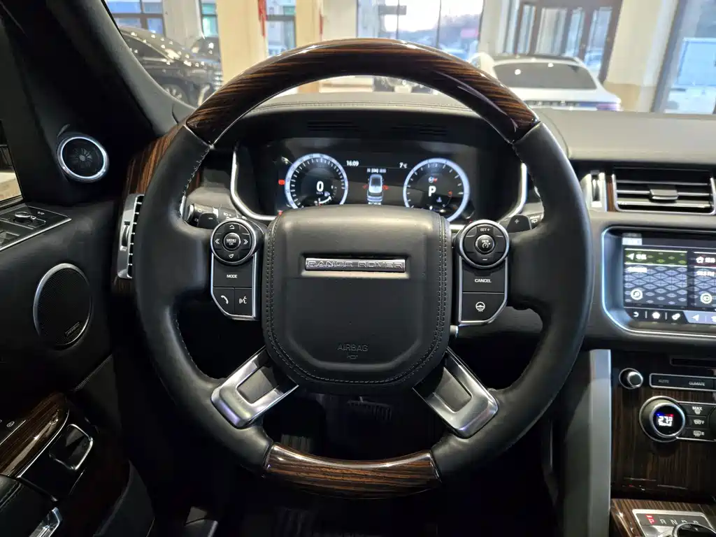 Land Rover Range Rover 2017 3.0 SC V6 Vogue 2018 - thumbnail 18