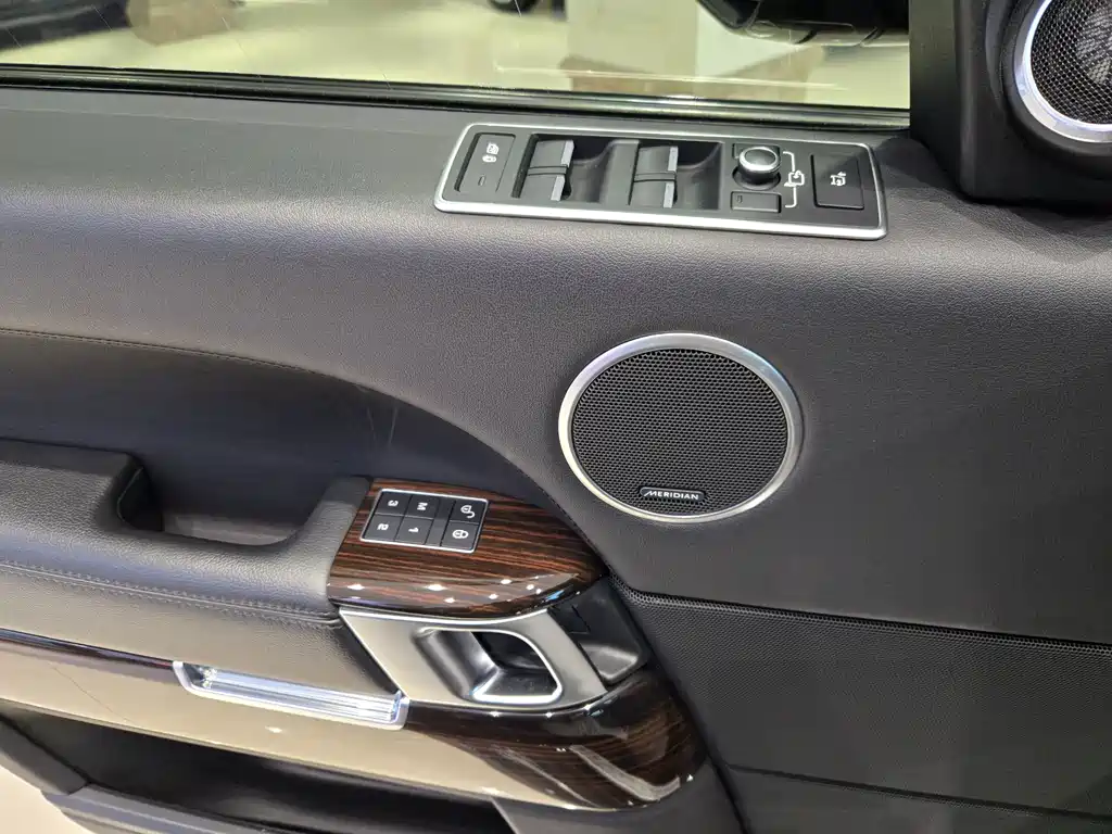 Land Rover Range Rover 2017 3.0 SC V6 Vogue 2018 - thumbnail 24