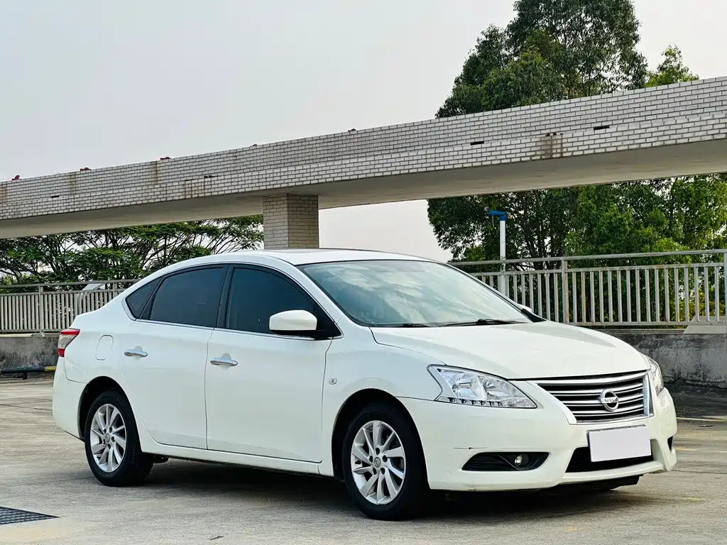 Nissan Nissan Sylphy 2014 1.6XV CVT Premium Edition 2015 - thumbnail 3