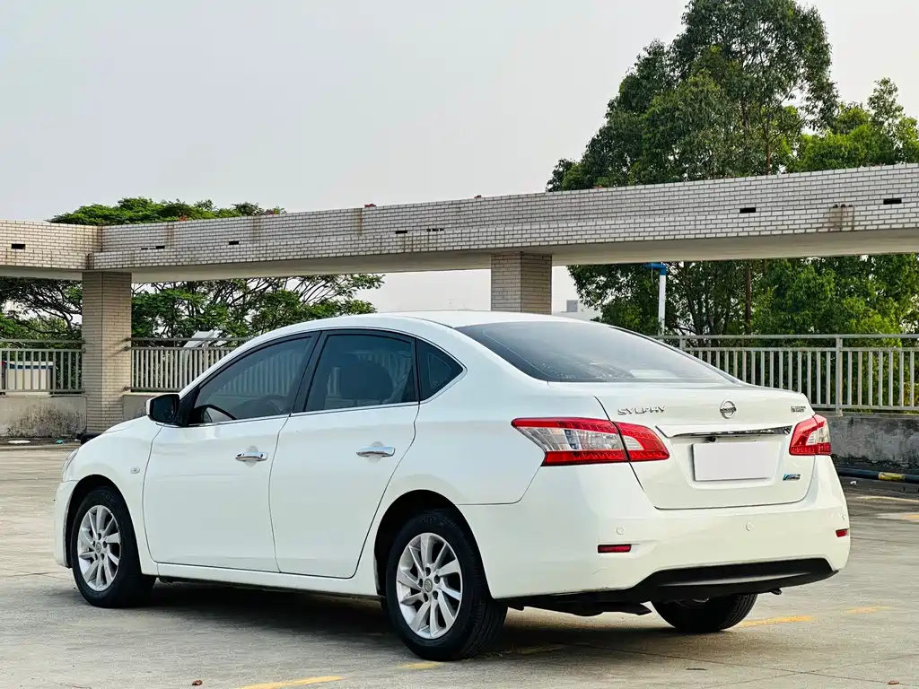 Nissan Nissan Sylphy 2014 1.6XV CVT Premium Edition 2015 - thumbnail 4
