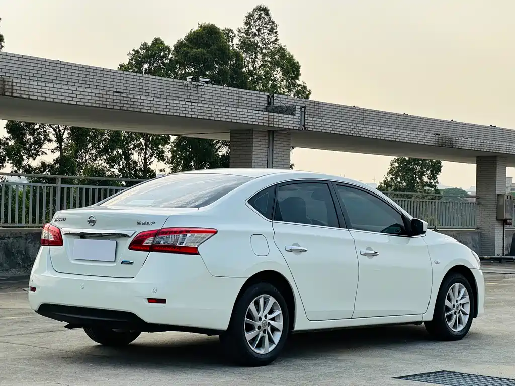 Nissan Nissan Sylphy 2014 1.6XV CVT Premium Edition 2015 - thumbnail 6
