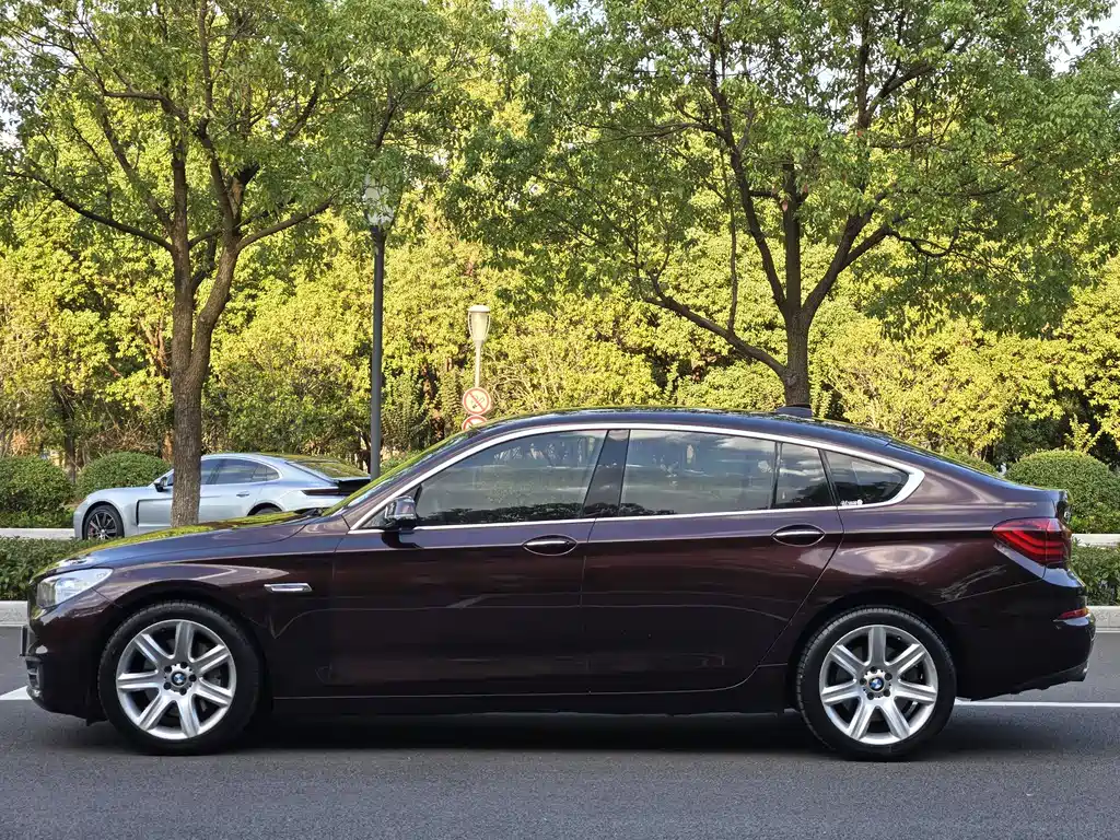 BMW BMW 5 Series GT 2015 528i xDrive Luxury Line 2017 - thumbnail 3