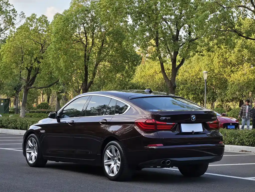 BMW BMW 5 Series GT 2015 528i xDrive Luxury Line 2017 - thumbnail 4