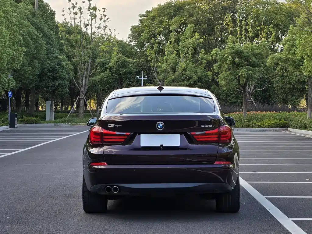 BMW BMW 5 Series GT 2015 528i xDrive Luxury Line 2017 - thumbnail 5