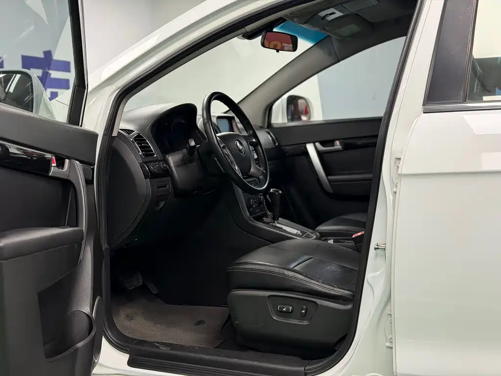 Chevrolet Chevrolet Captiva 2012 2.4L AWD Flagship Edition 7-seater 2012 - thumbnail 4
