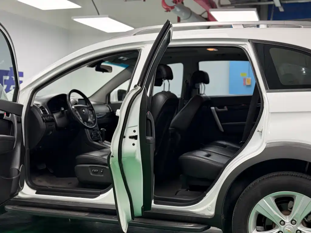 Chevrolet Chevrolet Captiva 2012 2.4L AWD Flagship Edition 7-seater 2012 - thumbnail 5