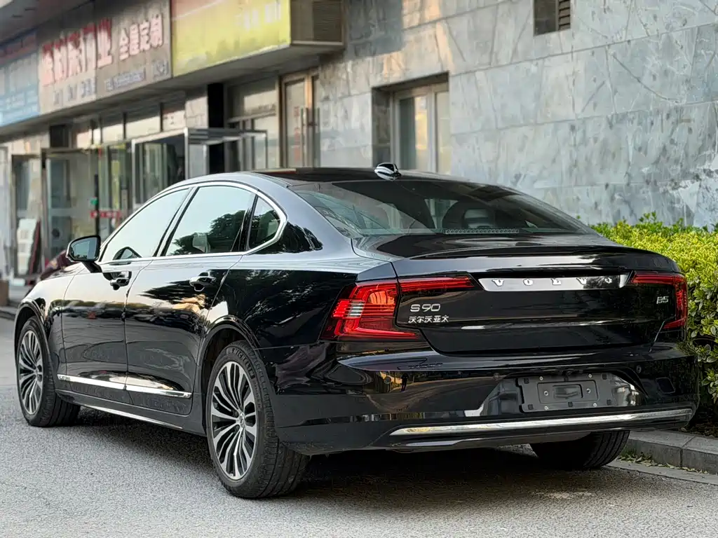 Volvo Volvo S90 2025 B5 Momentum Luxury Edition 2025 - thumbnail 6