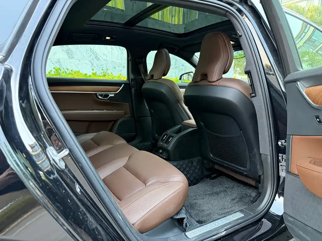 Volvo Volvo S90 2025 B5 Momentum Luxury Edition 2025 - thumbnail 11