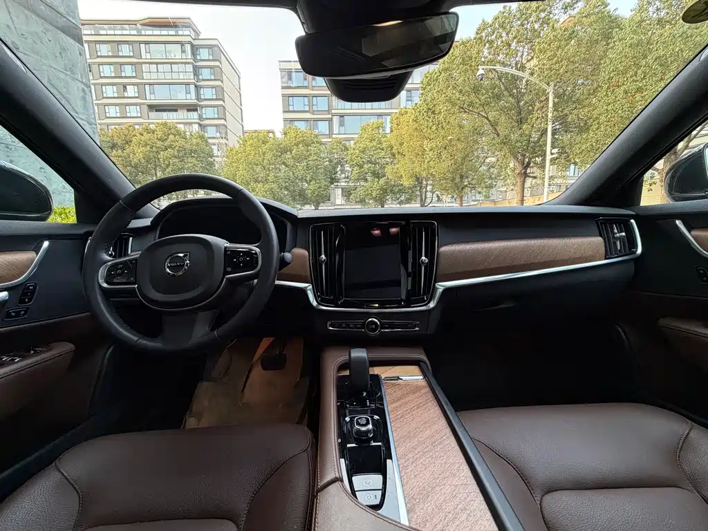 Volvo Volvo S90 2025 B5 Momentum Luxury Edition 2025 - thumbnail 12