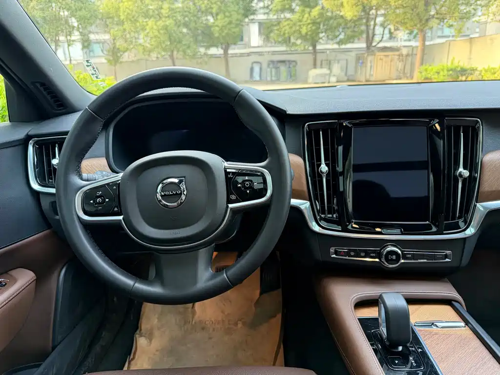 Volvo Volvo S90 2025 B5 Momentum Luxury Edition 2025 - thumbnail 13