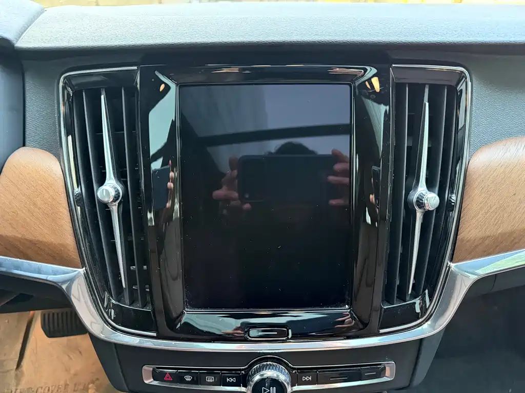 Volvo Volvo S90 2025 B5 Momentum Luxury Edition 2025 - thumbnail 15
