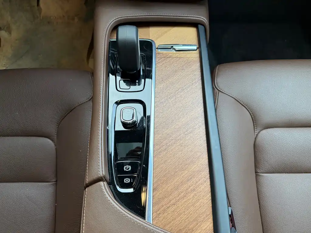 Volvo Volvo S90 2025 B5 Momentum Luxury Edition 2025 - thumbnail 16