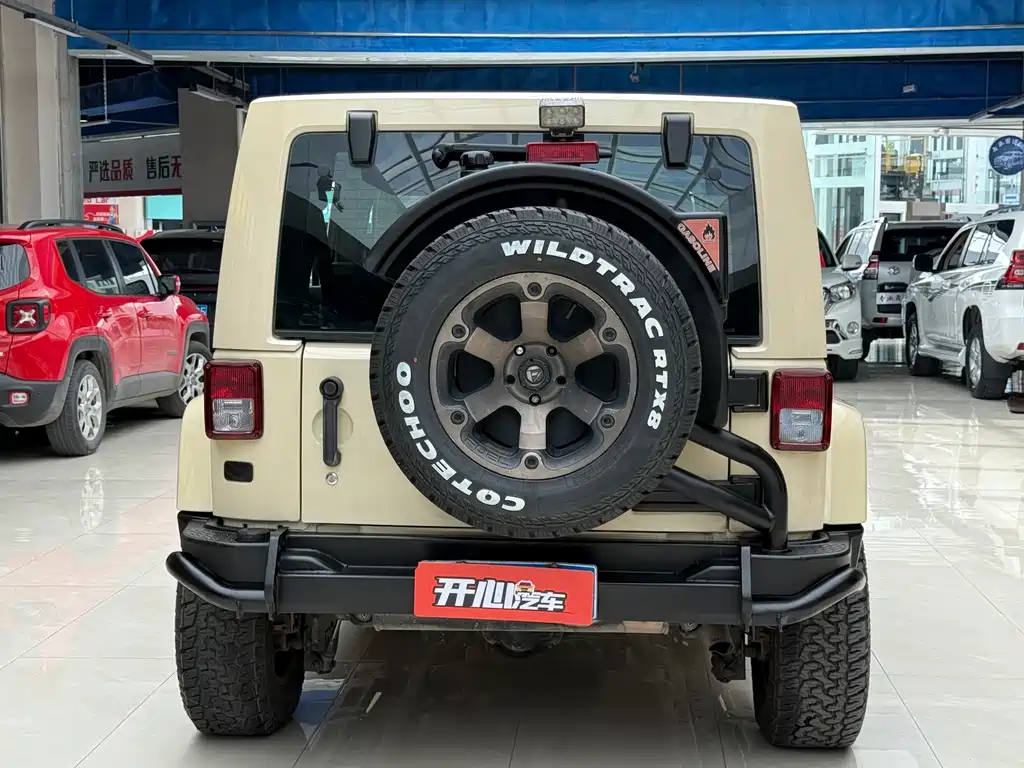 Jeep Jeep Wrangler 2012 3.6L Sahara 4-door 2011 - thumbnail 6