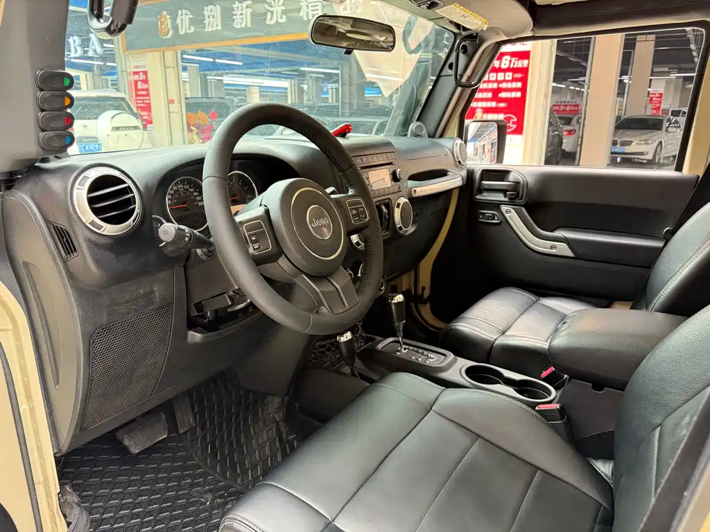 Jeep Jeep Wrangler 2012 3.6L Sahara 4-door 2011 - thumbnail 7