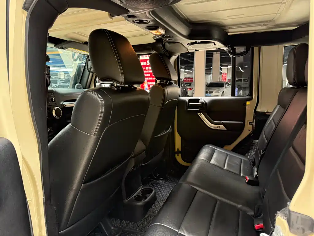 Jeep Jeep Wrangler 2012 3.6L Sahara 4-door 2011 - thumbnail 13